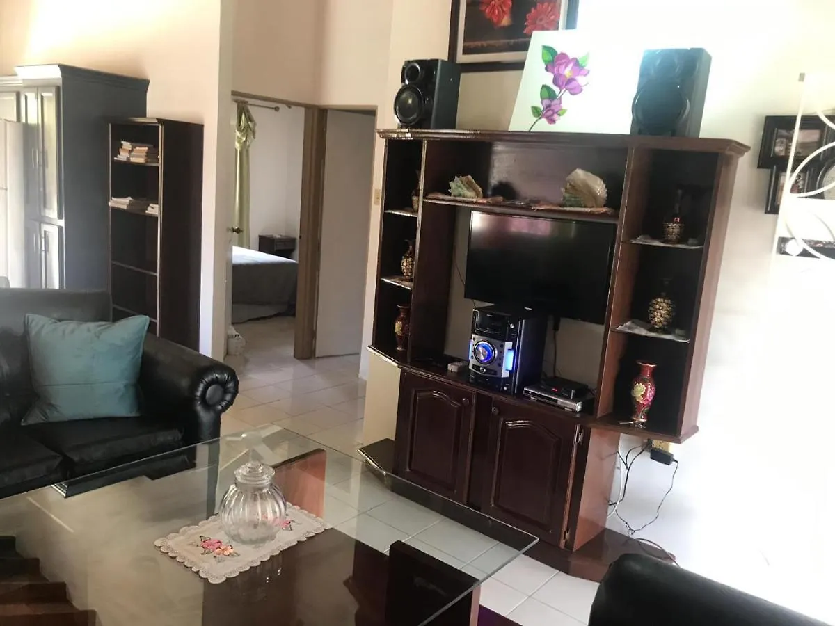 Mountain View Bungalow 蒙特哥贝 木屋