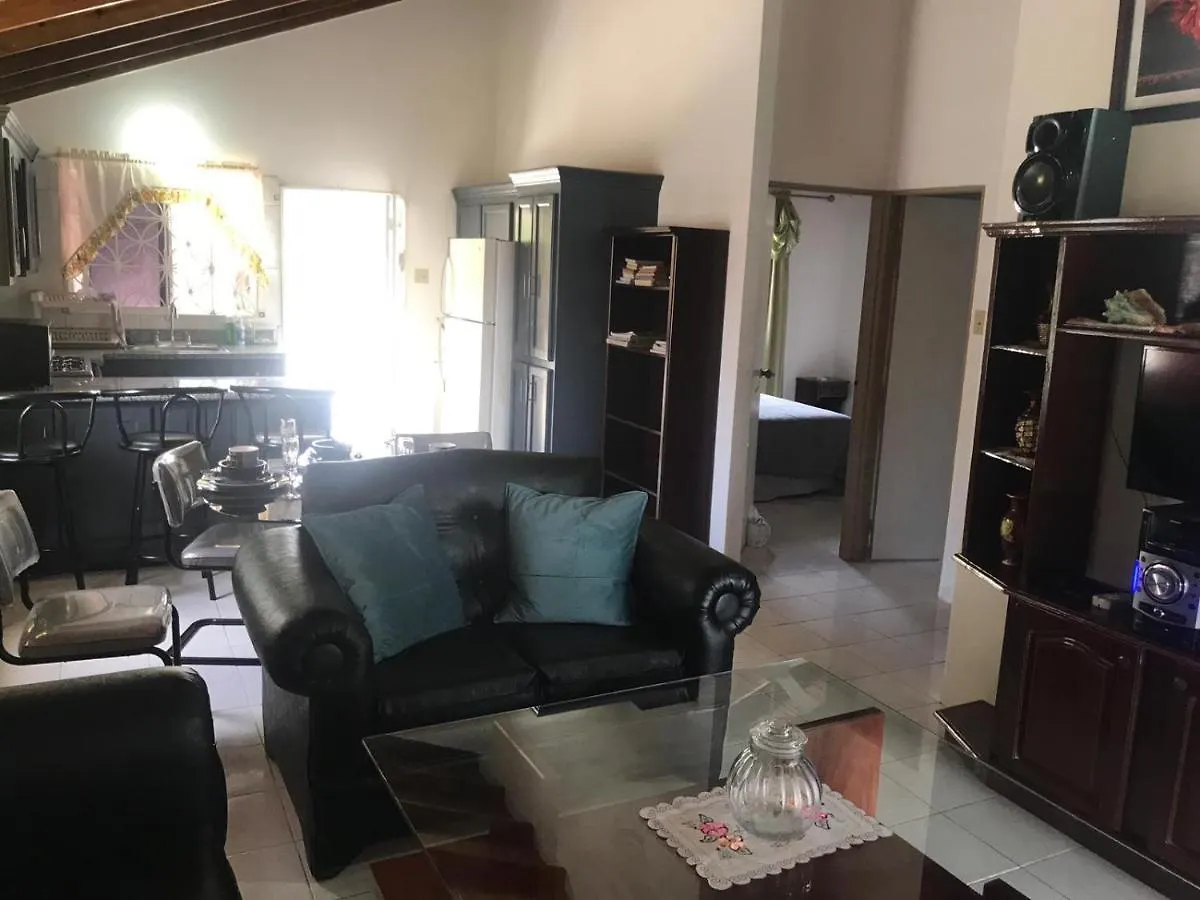 Mountain View Bungalow 蒙特哥贝