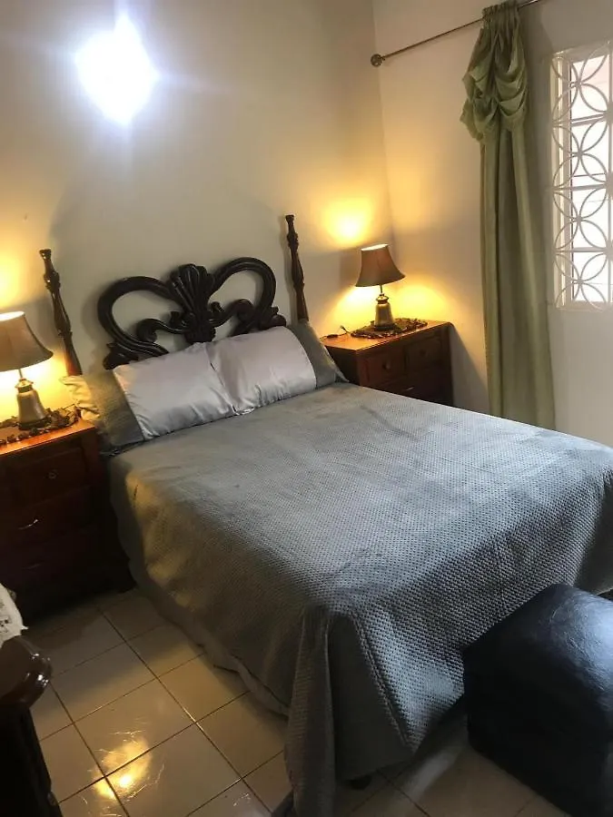 木屋 Mountain View Bungalow 蒙特哥贝